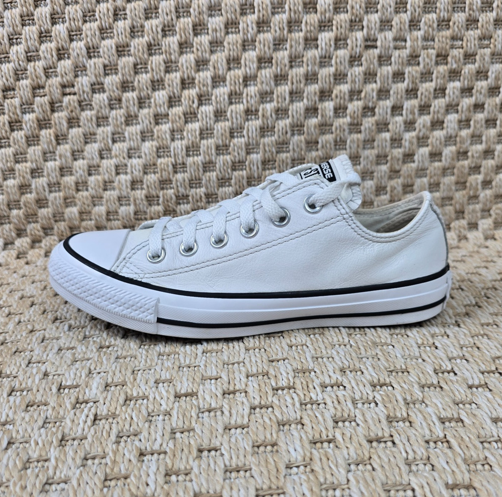 Converse Chuck Taylor All Star Low Top White Leather Women Size 7 Style 109058